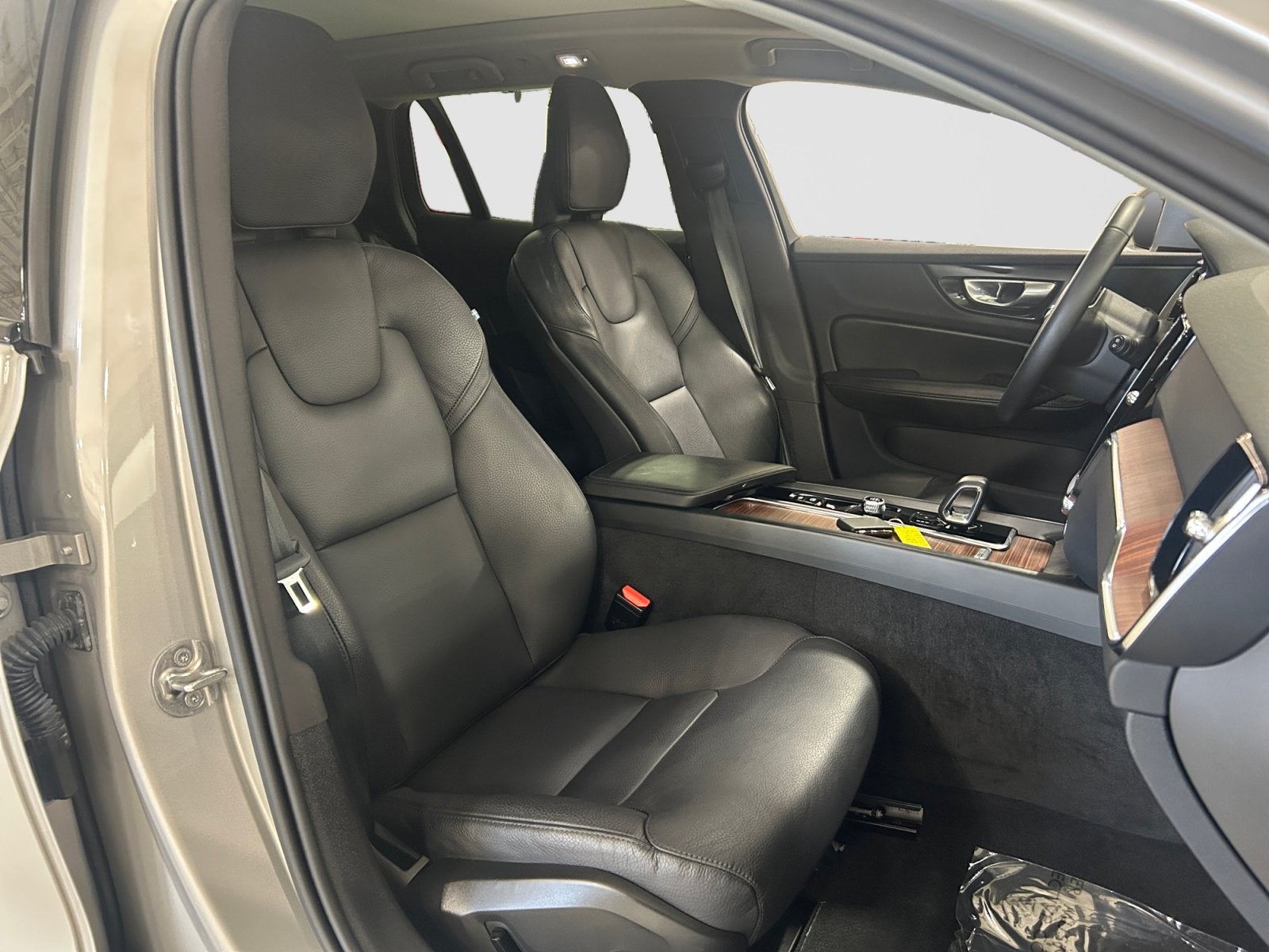 2025 Volvo V60 Cross Country Plus