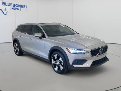 2025 Volvo V60 Cross Country Plus