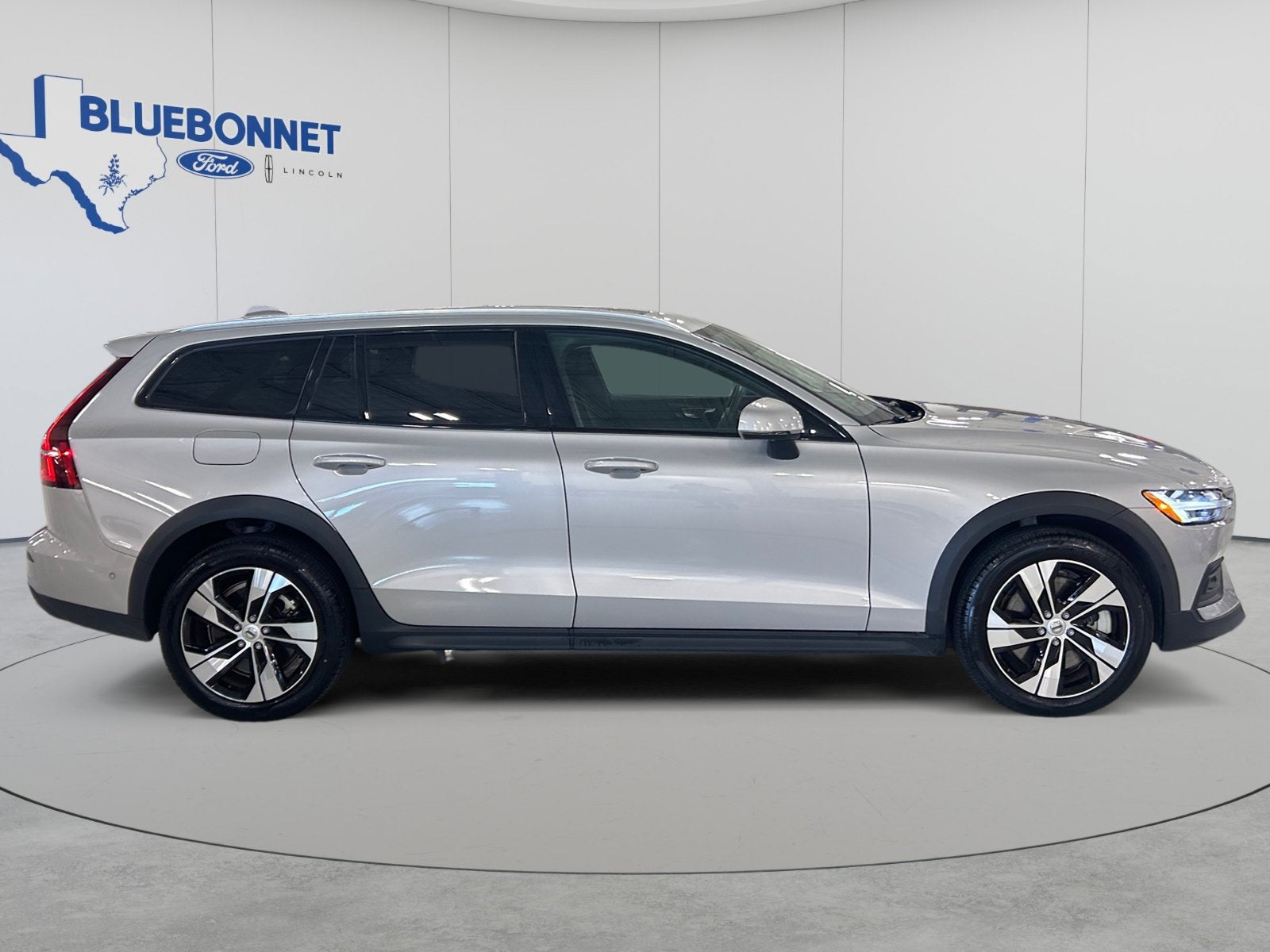 2025 Volvo V60 Cross Country Plus