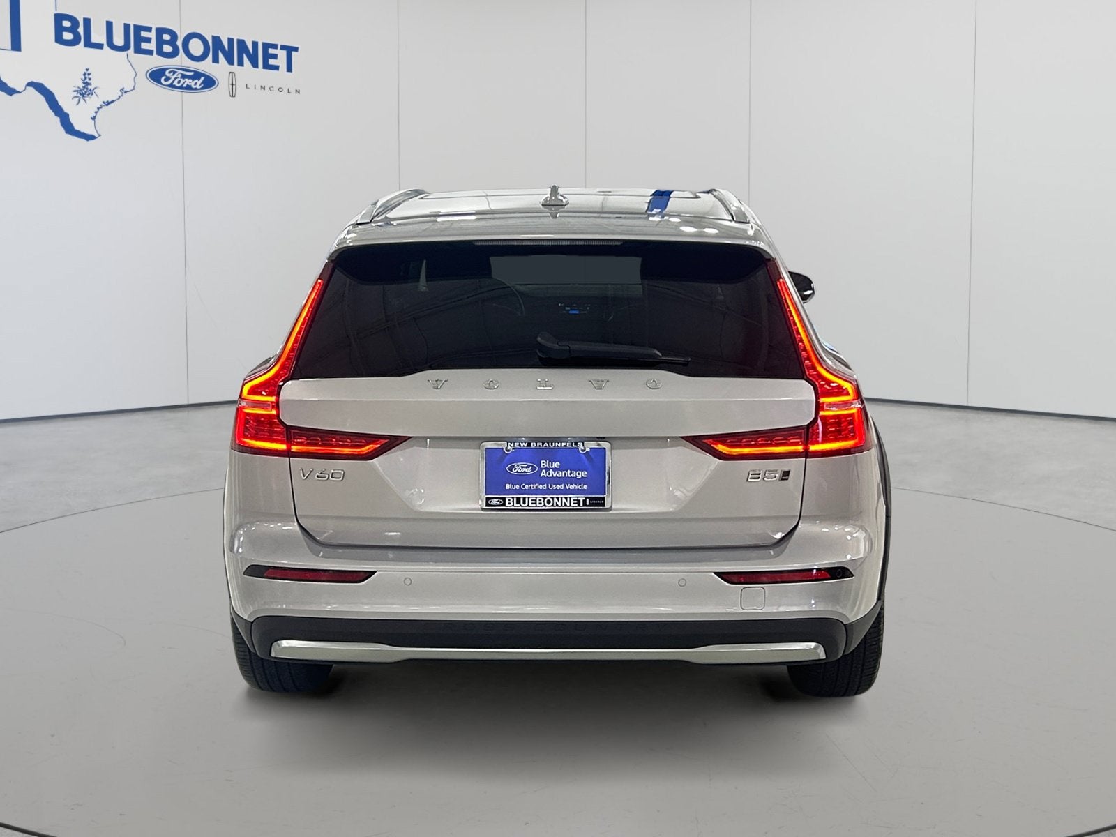 2025 Volvo V60 Cross Country Plus
