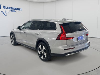 2025 Volvo V60 Cross Country Plus