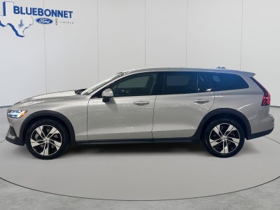 2025 Volvo V60 Cross Country Plus