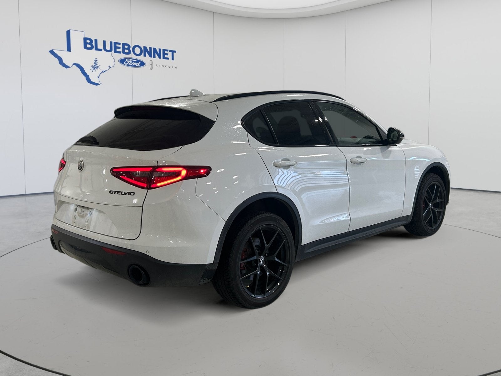 2020 Alfa Romeo Stelvio Base